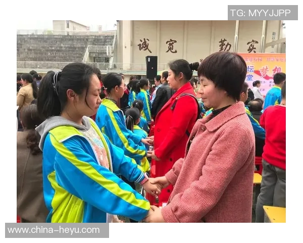 穆尼尔加泰游子在异乡的追梦旅程与心灵归属探寻